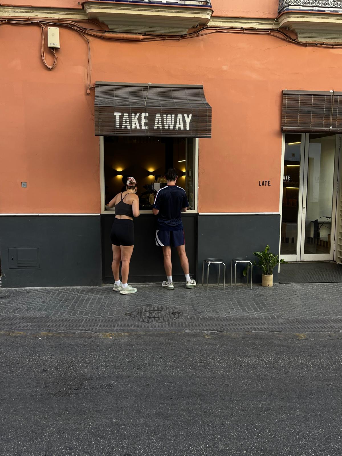 LATE. Specialty Coffee & co working