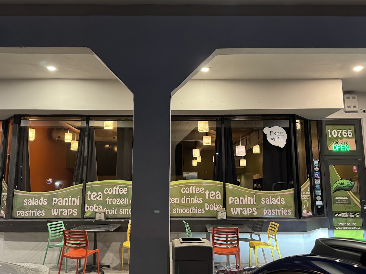 specialTEA Lounge & Café